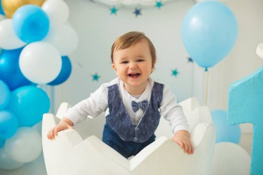 Partideki ilk doğum günü çocuğu.
