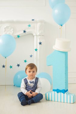 Partideki ilk doğum günü çocuğu.