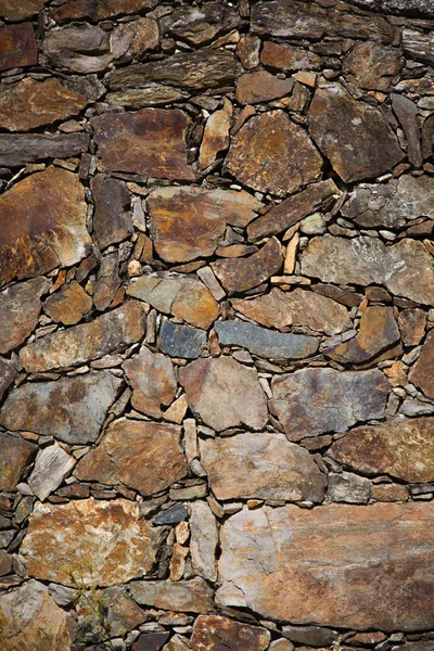 Φυσικό πέτρινο τοίχο — Φωτογραφία Αρχείου