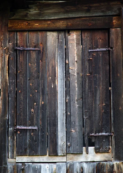 Traditionele Oostenrijkse boerderij deur — Stockfoto