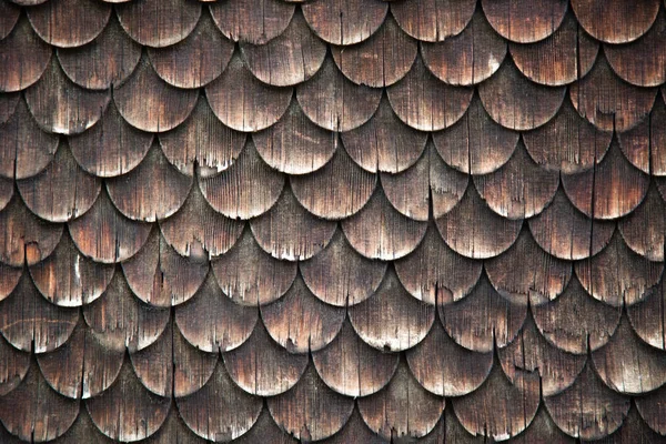 Традиционные деревянные черепицы — стоковое фото