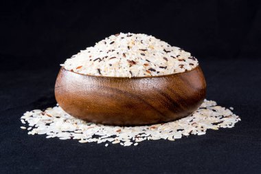 Yasemin pirinç ve kahverengi pirinç