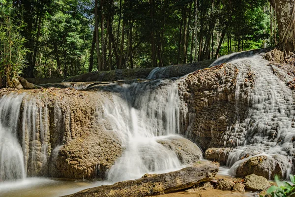 Kroeng Krawia Waterfall — Stock Photo, Image