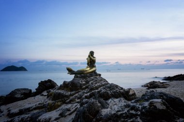 simila Plajı'nda deniz kızı