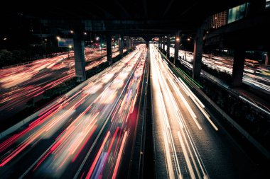 Yoldaki trafik ışığı 