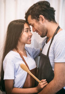 Genç çift sevgilisi