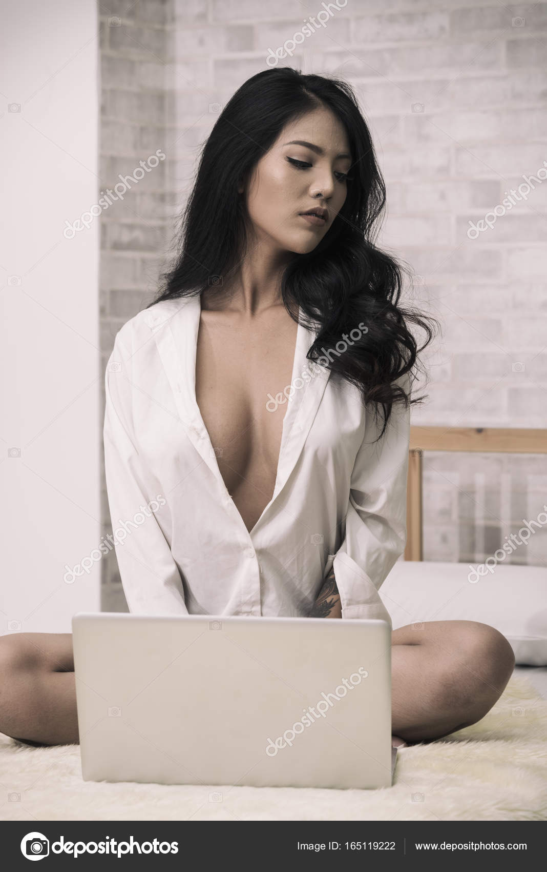 [Imagen: depositphotos_165119222-stock-photo-sexy...-woman.jpg]