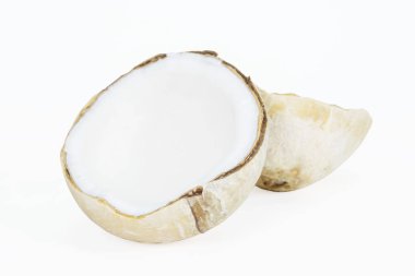 Hindistan cevizi beyaza izole edilmiş. 