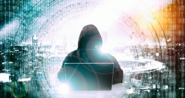 Defter üzerinde çalışan hacker