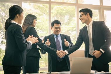 İş kurumsal emekçilerin ve brainstrom 