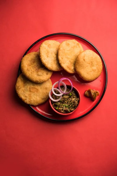 Fried Sattu Litti Chokha Served Baingan Bharta Onion Pickle Popular — 图库照片