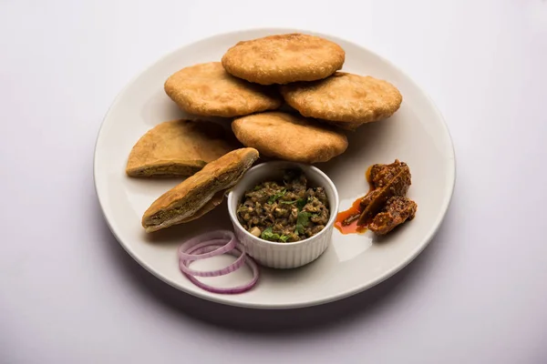 Fried Sattu Litti Chokha Served Baingan Bharta Onion Pickle Popular — 图库照片