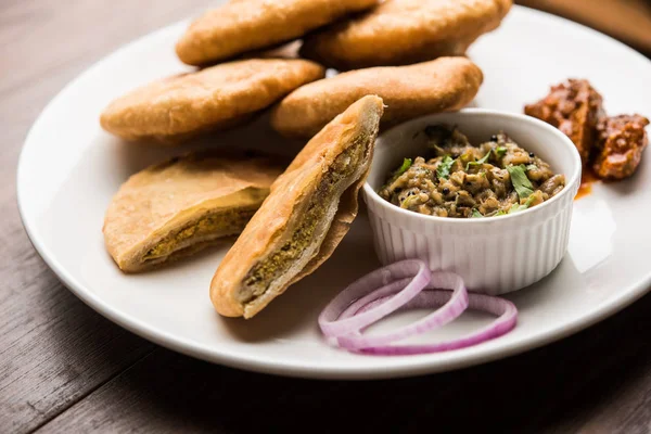 Fried Sattu Litti Chokha Served Baingan Bharta Onion Pickle Popular — 图库照片