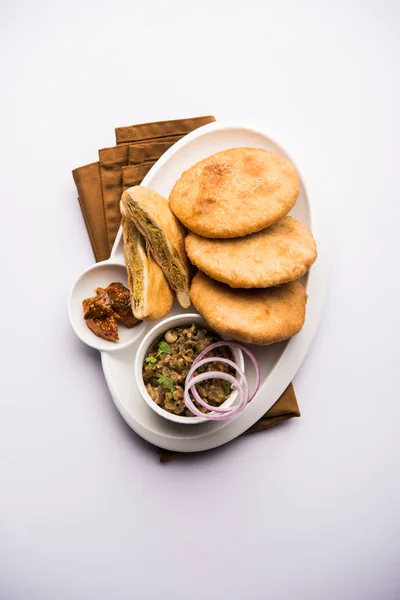 Fried Sattu Litti Chokha Served Baingan Bharta Onion Pickle Popular — Stock Photo, Image
