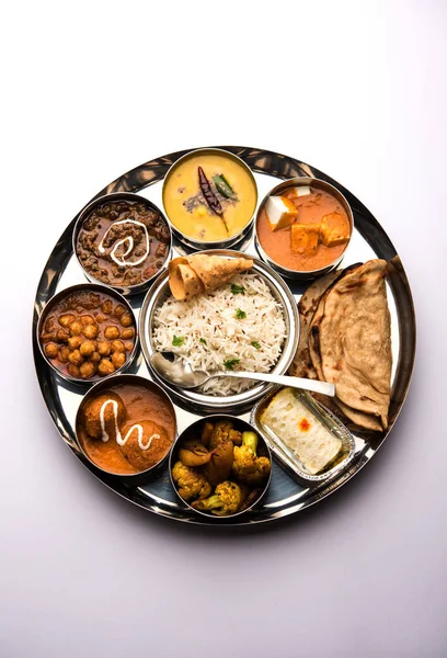 Indiase Vegetarische Voedsel Thali Schotel Omvat Paneer Boter Masala Dal — Stockfoto
