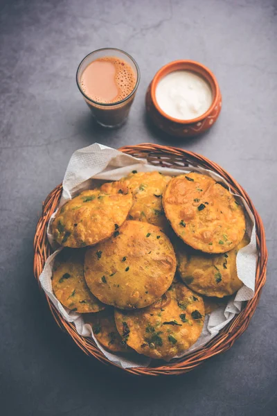 Methi Poori Puri Hechos Con Hojas Alholva Fresca Sin Harina —  Fotos de Stock