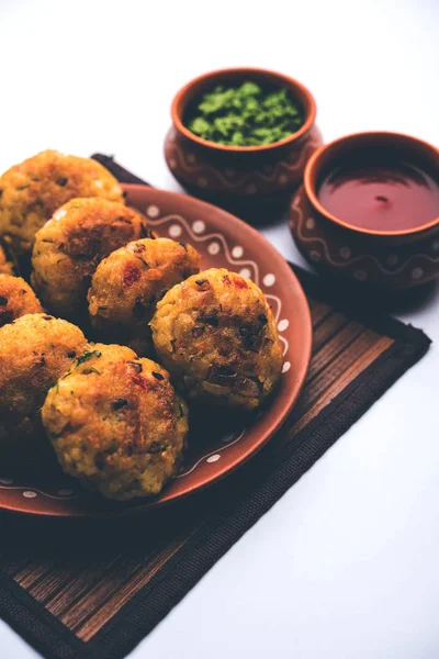 Gemüse Poha Schnitzel Oder Abgeflachte Reispatties Mit Tomatenketchup Und Grünem — Stockfoto