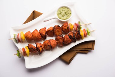 Tandır aloo tikka ya da ızgara patates