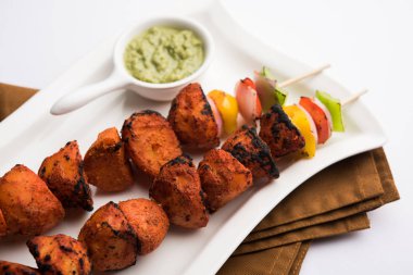 Tandır aloo tikka ya da ızgara patates