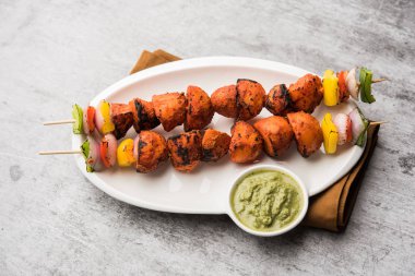 Tandır aloo tikka ya da ızgara patates