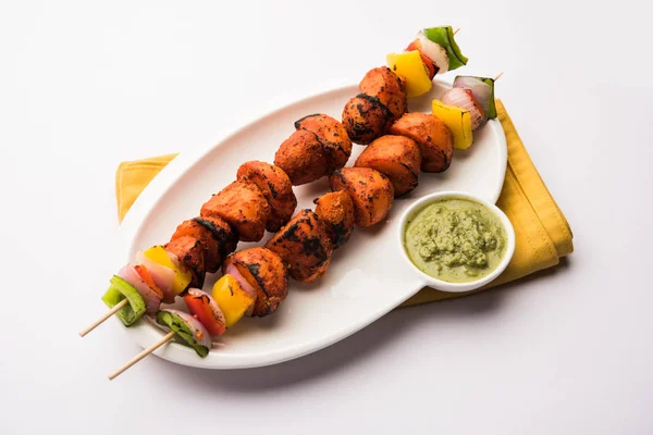 Tandoori Aloo Tikka Grilled Barbecue Potatoes — Stock Photo, Image