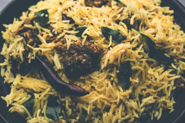 Khaman Gola Bhat Nagpur, Vidarbha 'dan popüler bir tarif.