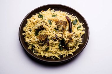 Khaman Gola Bhat Nagpur, Vidarbha 'dan popüler bir tarif.