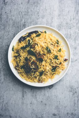 Khaman Gola Bhat Nagpur, Vidarbha 'dan popüler bir tarif.