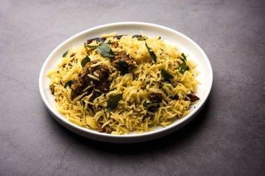 Khaman Gola Bhat Nagpur, Vidarbha 'dan popüler bir tarif.