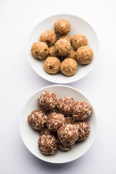 Группа Dink Gond Aliv Halim Laddu Laddoo Ladu Ladoo Made — стоковое фото