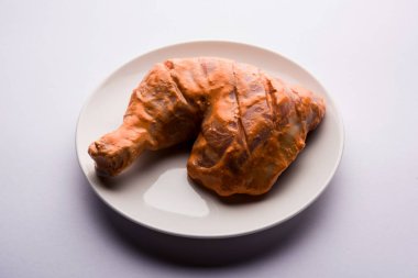 Ev yapımı Tandır ezmesi ya da salamura karışımı, bir kasede. Izgara tavuk, paneer ya da sebze için kullanılır. seçici odak