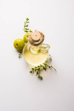 Brahmi Amla Ayurvedic Saç Yağı Çiğ avla ve Bramhi yapraklarıyla
