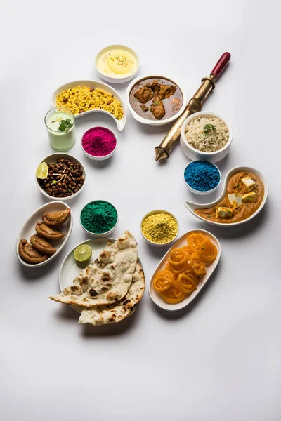 Счастливая Святая Концепция Показывающая Индийские Разнообразные Обеденные Блюда Такие Курица — стоковое фото