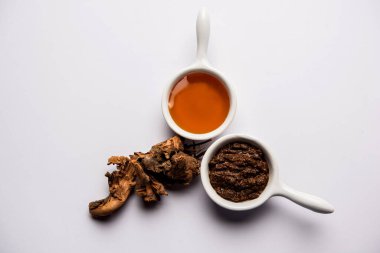 Ayurvedic Chitrak Bal Surat maskesi Plumbago zeylanica ve Shahad kullanarak yapıldı