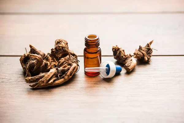 Olio Essenziale Ayurvedico Chitrak Bottiglia Estratto Plumbago Zeylanica — Foto Stock