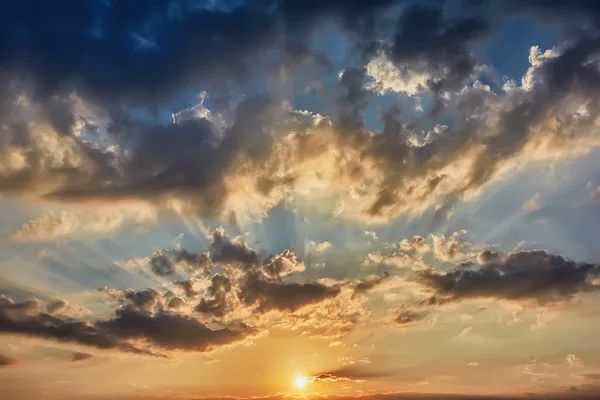 Chmury Słońce Zachodzie Słońca — Zdjęcie stockowe