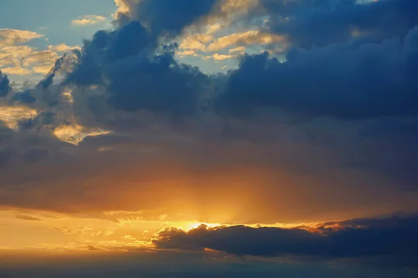 Fragmentet Himlen Med Moln Solnedgången — Stockfoto