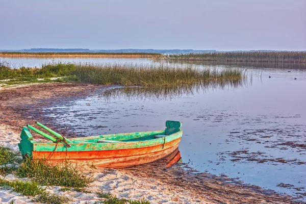 Aube Sur Lac Bateau Bois Sur Plage Sable — Photo