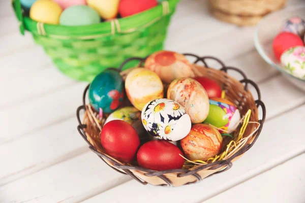 Primer Plano Huevos Pascua Decorados Plato — Foto de Stock