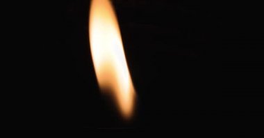 Titreyen mum düşük anahtar görüntüleri