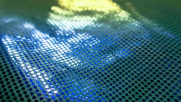 Sıradışı bir yapısı olan parlak soyut bir arkaplan. Gelecekteki ruh hali ve materyal. gökkuşağı rengi 