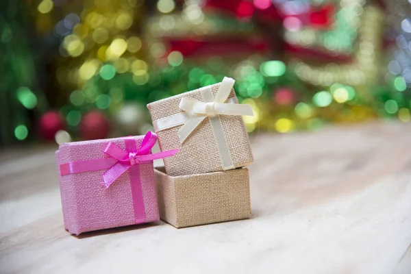 Scatole regalo di Capodanno, sfondo sfumato — Foto Stock