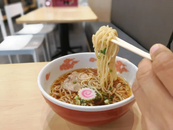 Comida, delicioso prato de sopa de macarrão japonês Ramen — Fotografia de Stock