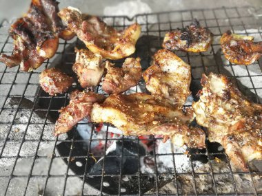 Stil kavrulmuş domuz eti 