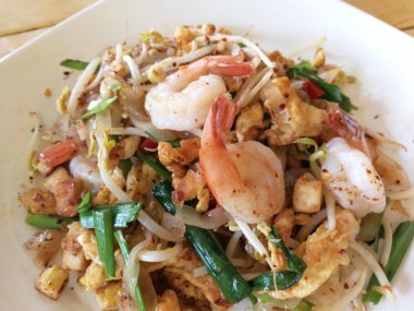 Pad Tay dili veya Tay tavada kızartılmış erişte