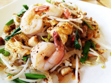 Pad Tay dili veya Tay tavada kızartılmış erişte