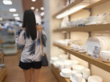 Bulanık kız alışveriş