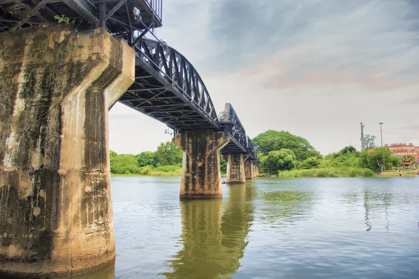 üzerine Tayland river kwai Köprüsü
