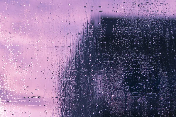 Kaca Jendela Basah Dengan Banyak Tetes Hujan Transparan Dan Pemandangan — Stok Foto