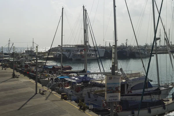 Limassol Chipre Novembro 2019 Porto Antigo Com Iates Ancorados Barcos — Fotografia de Stock